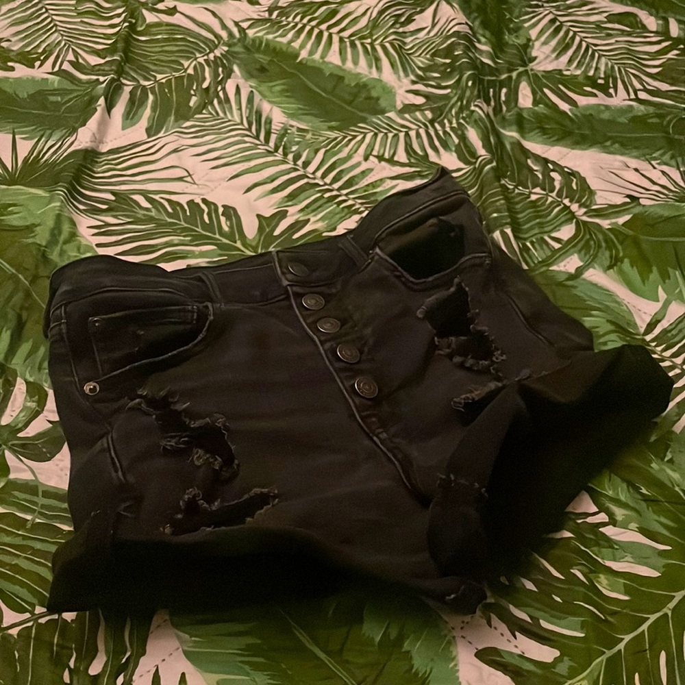 American Eagle distressed and cuffed black shorts